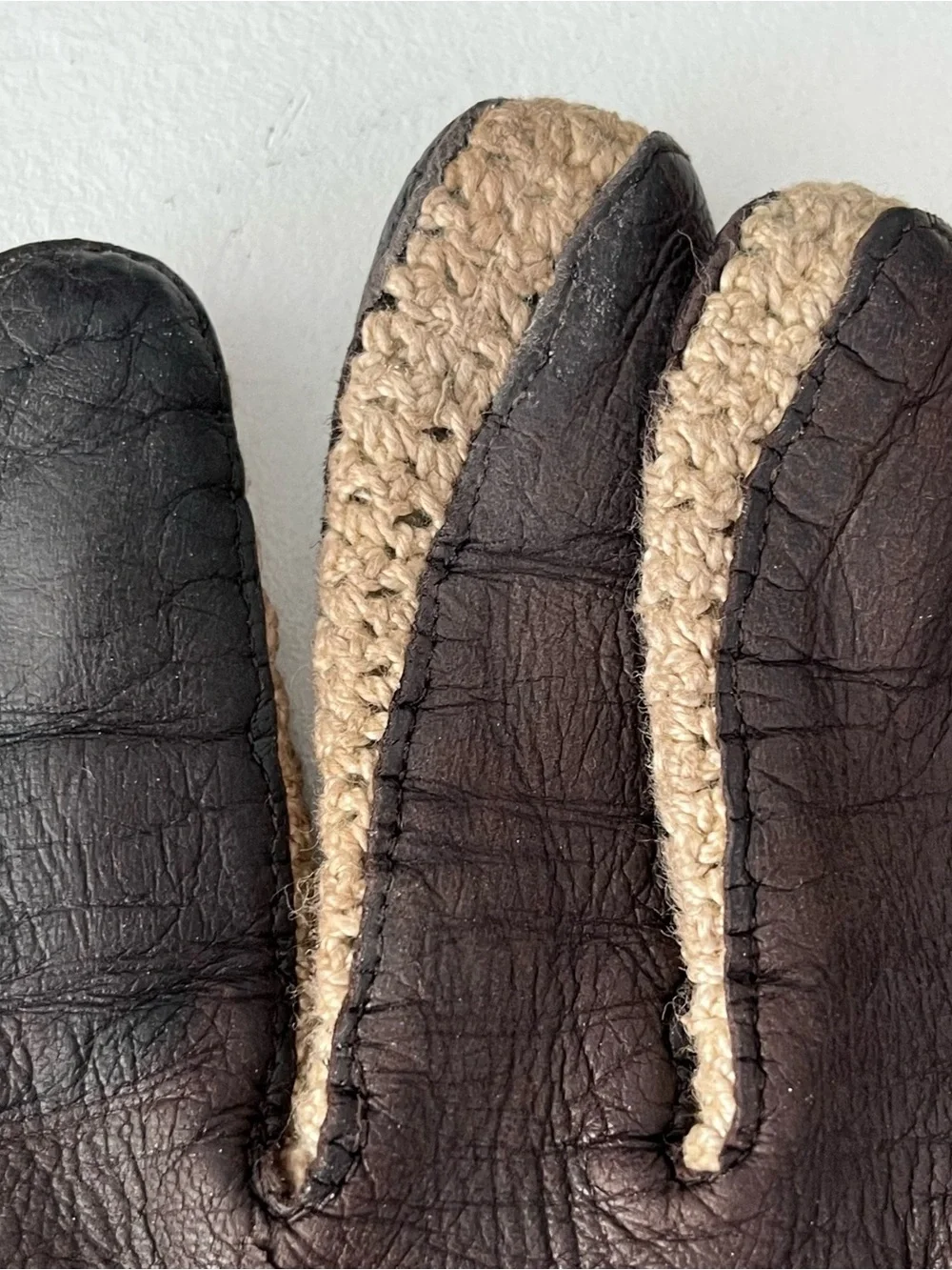 Vintage Women’s dark Brown Italian Leather beige Crochet Driving Gloves Soft 7